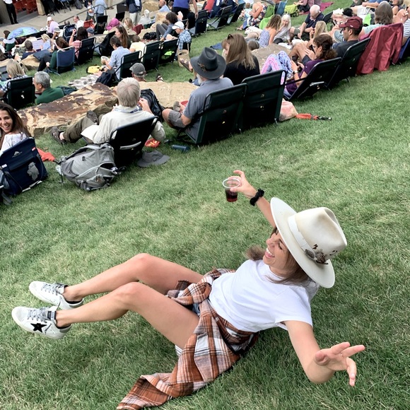 Meet your Posher, Marissa - Picture 3 of 5